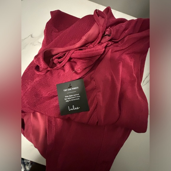 Lulus Luxe Option Wine Red Tulip Sleeveless Midi Dress Medium NWT - Picture 10 of 12